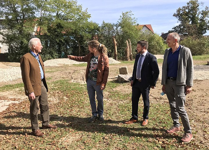 Menschengruppe im Gespräch Menschengruppe im Gespräch
